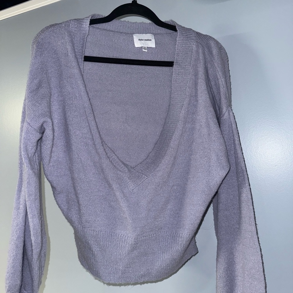 Women's Lavender V-Neck Sweater